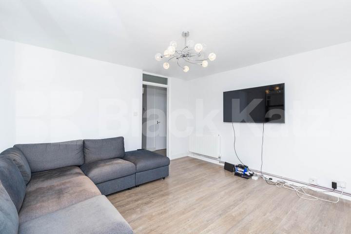 spacious split lever 3 bedroom with large balcony a short walk to underground Sanders Way, Archway